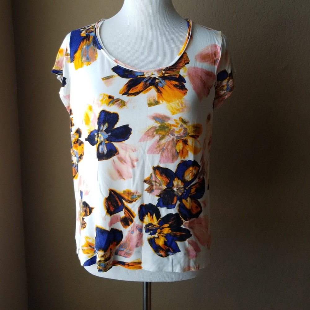 🎉SALE🎉 Vera Wang T-shirt